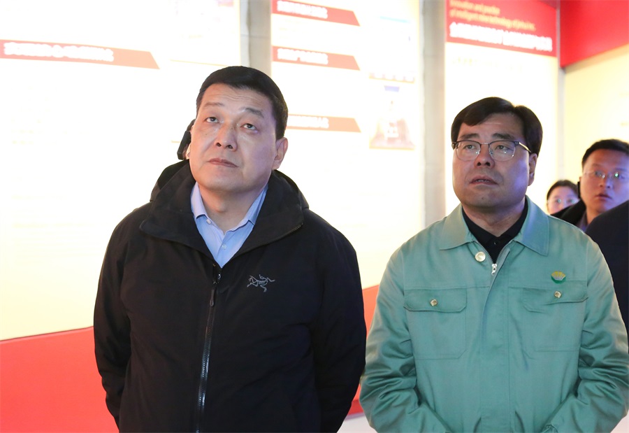 38-2023年12月，民建甘肅省委員會主任委員，全國政協(xié)委員，甘肅省政協(xié)常委，省生態(tài)環(huán)境廳廳長，省核安全局局長葛建團蒞臨金徽股份調研。.jpg